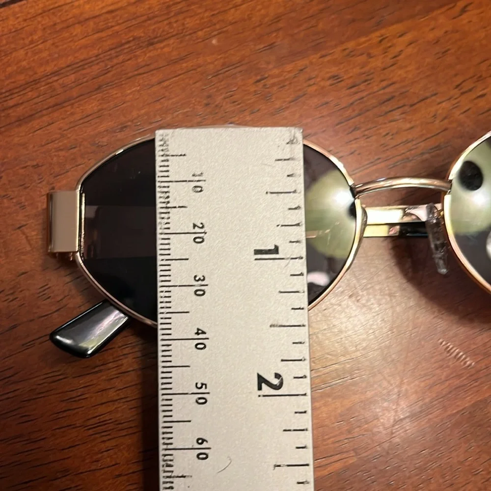 NIB Sojos Retro Oval Gold Trim Sunglasses with Dark Lenses unisex